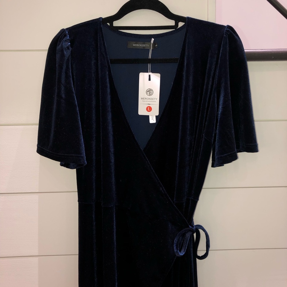 NWT Blue Velvet Wrap Dress Size L